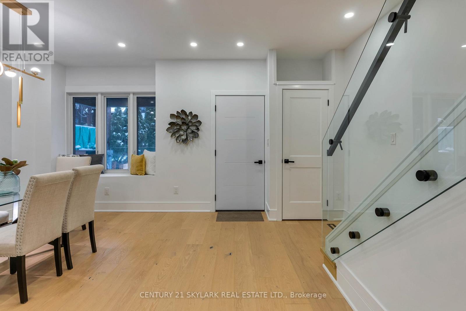 208 Gainsborough Road, Toronto, Ontario  M4L 3C6 - Photo 6 - E12627944