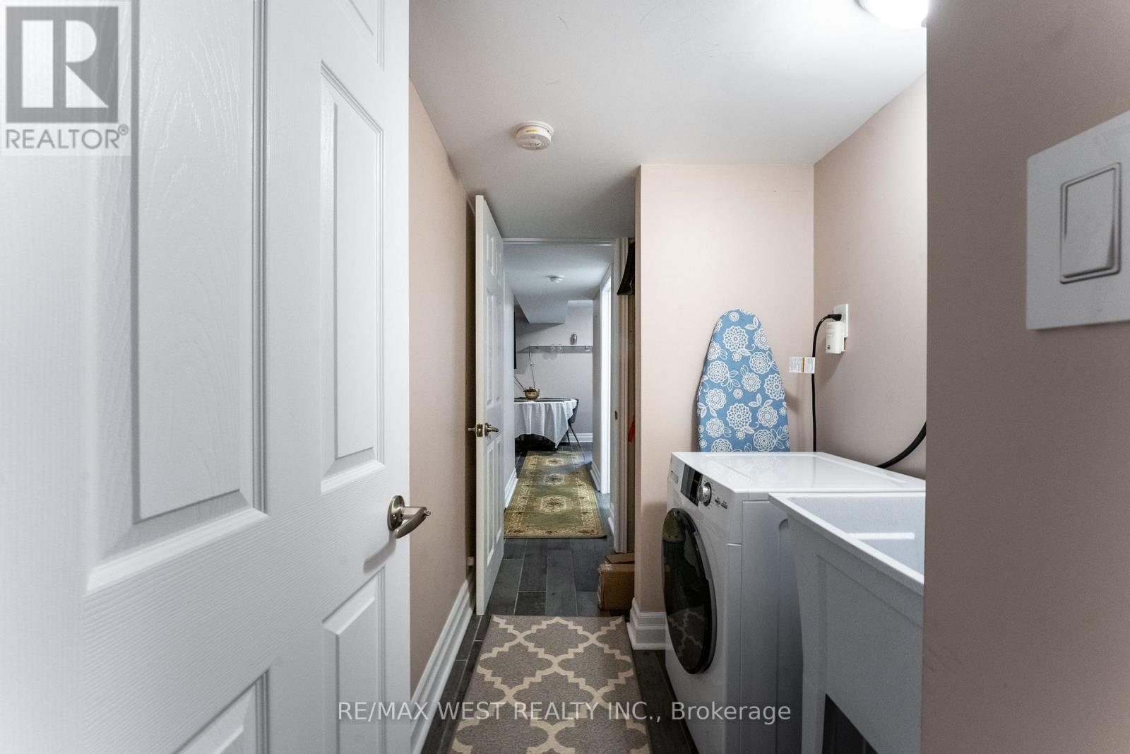 180 Holborne Avenue, Toronto, Ontario  M4C 2R8 - Photo 10 - E12628040