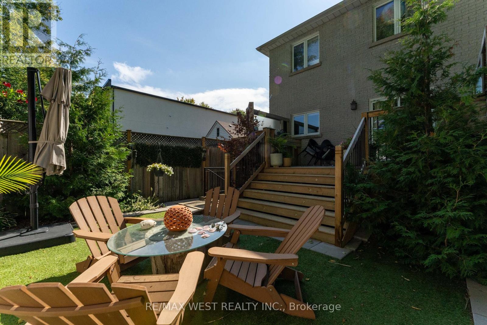 180 Holborne Avenue, Toronto, Ontario  M4C 2R8 - Photo 16 - E12628040