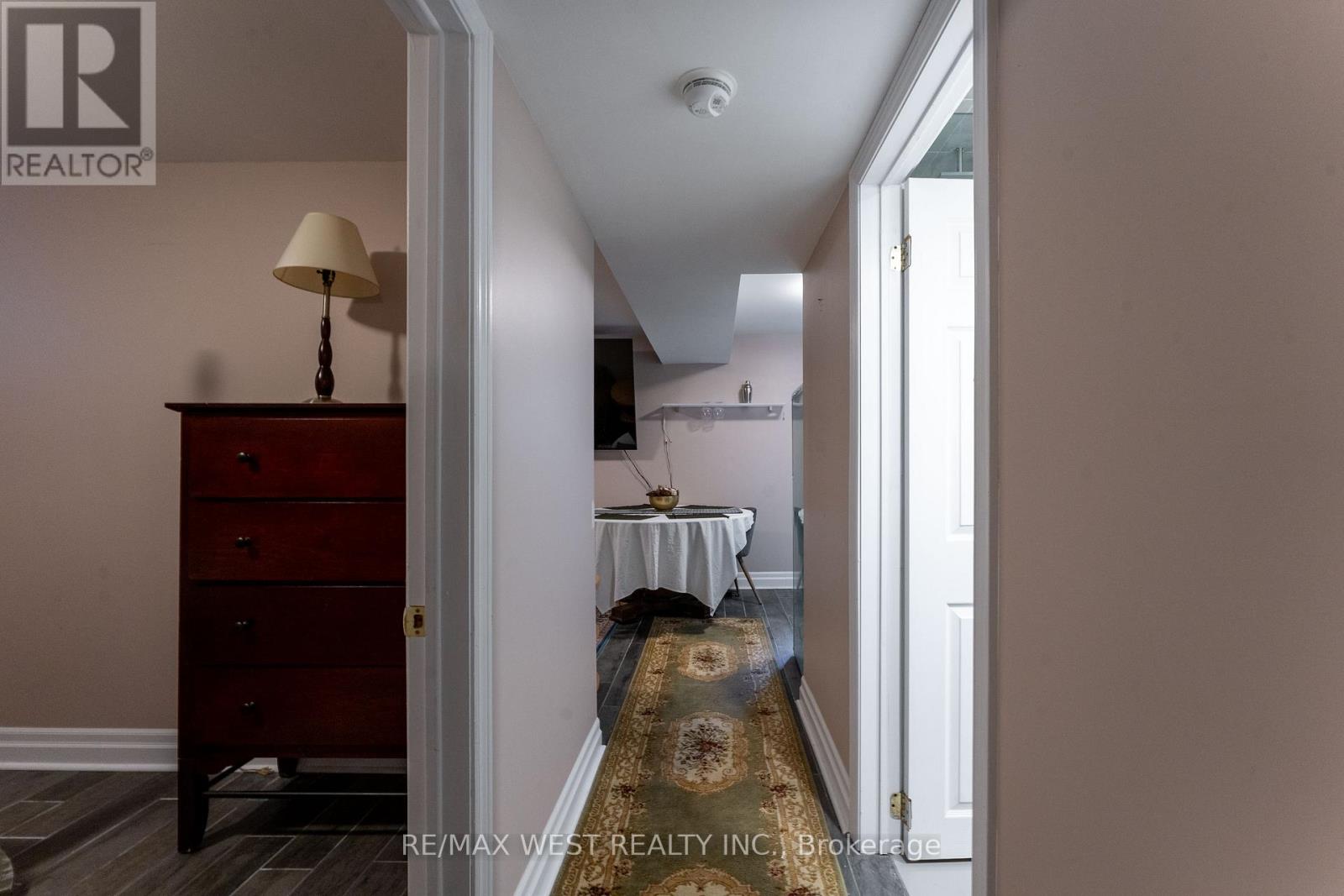 180 Holborne Avenue, Toronto, Ontario  M4C 2R8 - Photo 4 - E12628040