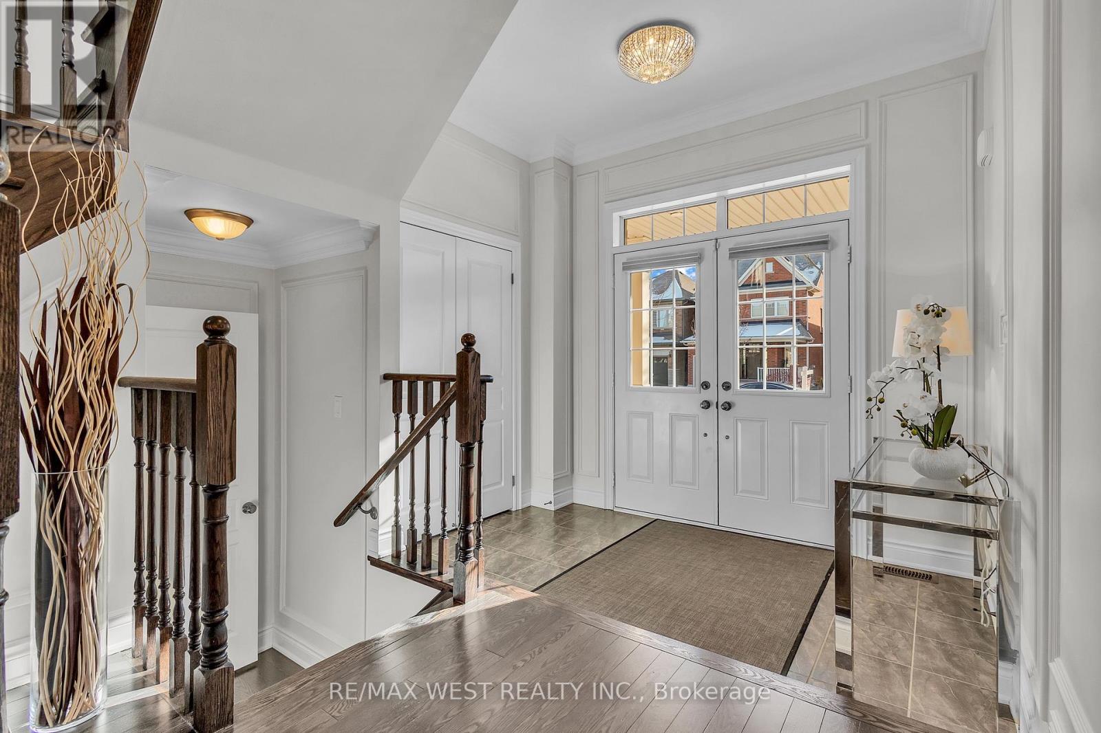 353 Moody Drive, Vaughan, Ontario  L4H 3Z8 - Photo 5 - N12627832