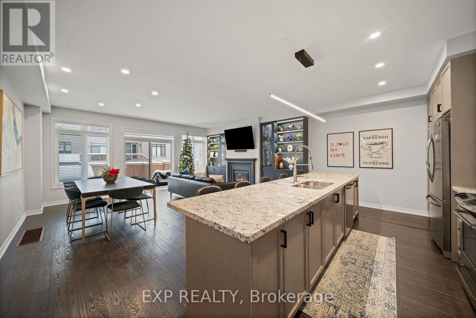 82 Gower Drive, Aurora, Ontario  L4G 0W1 - Photo 3 - N12627942