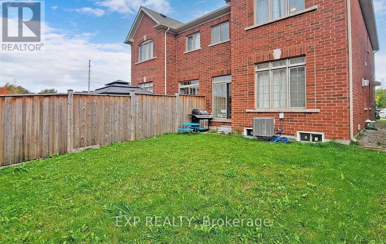 625 Sweetwater Crescent, Newmarket, Ontario  L3X 0H5 - Photo 13 - N12627950