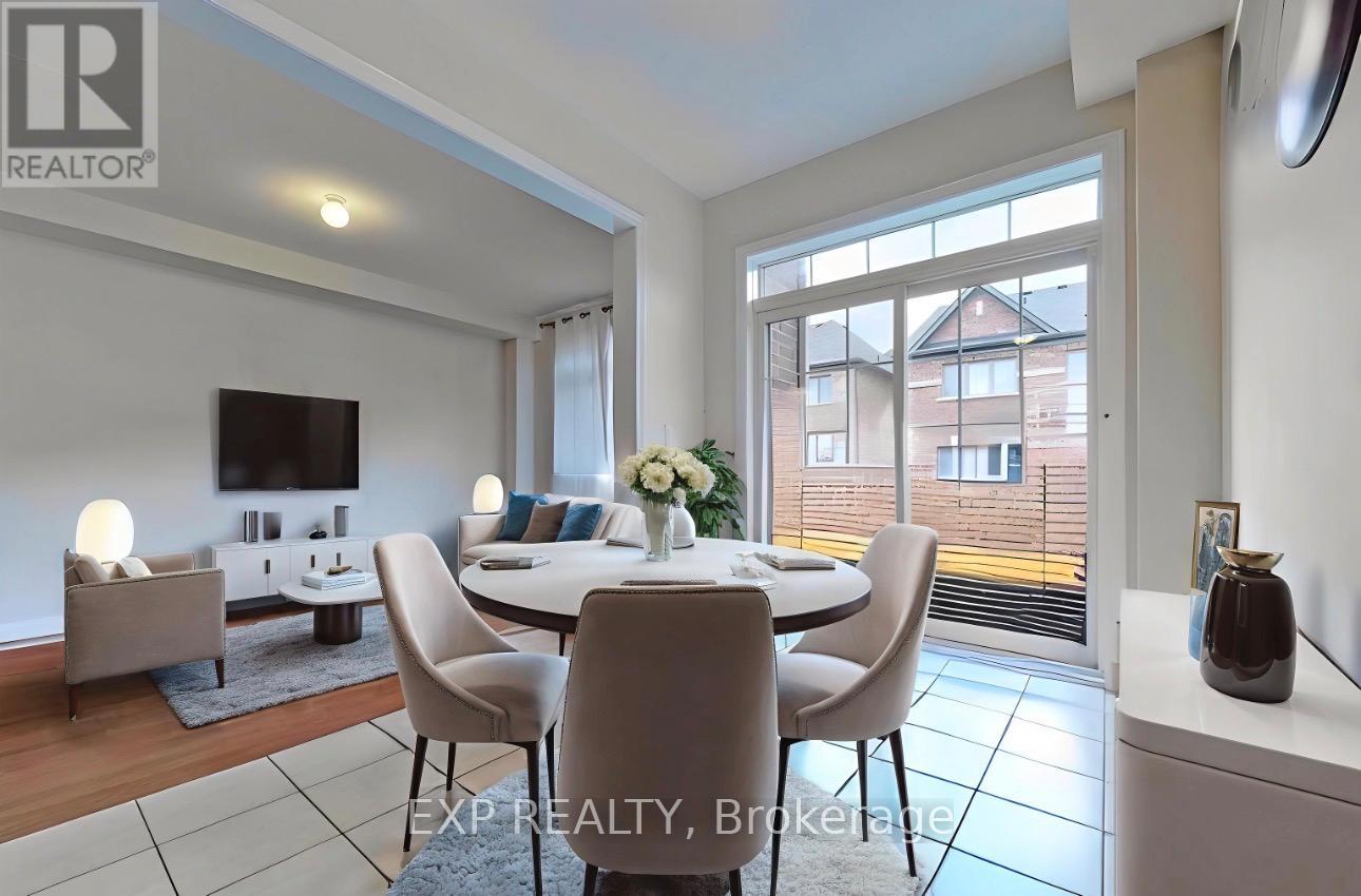 625 Sweetwater Crescent, Newmarket, Ontario  L3X 0H5 - Photo 2 - N12627950