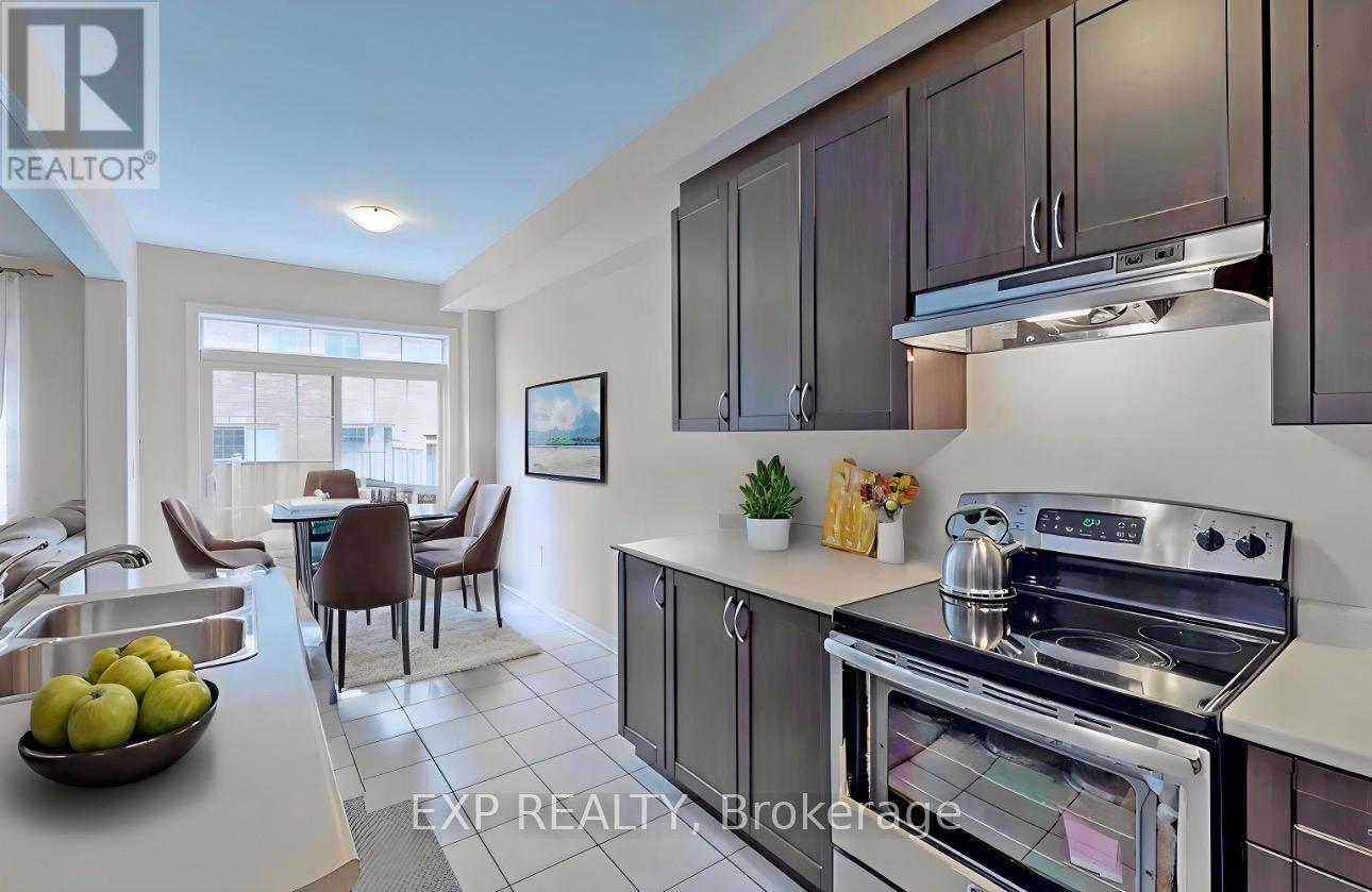 625 Sweetwater Crescent, Newmarket, Ontario  L3X 0H5 - Photo 4 - N12627950