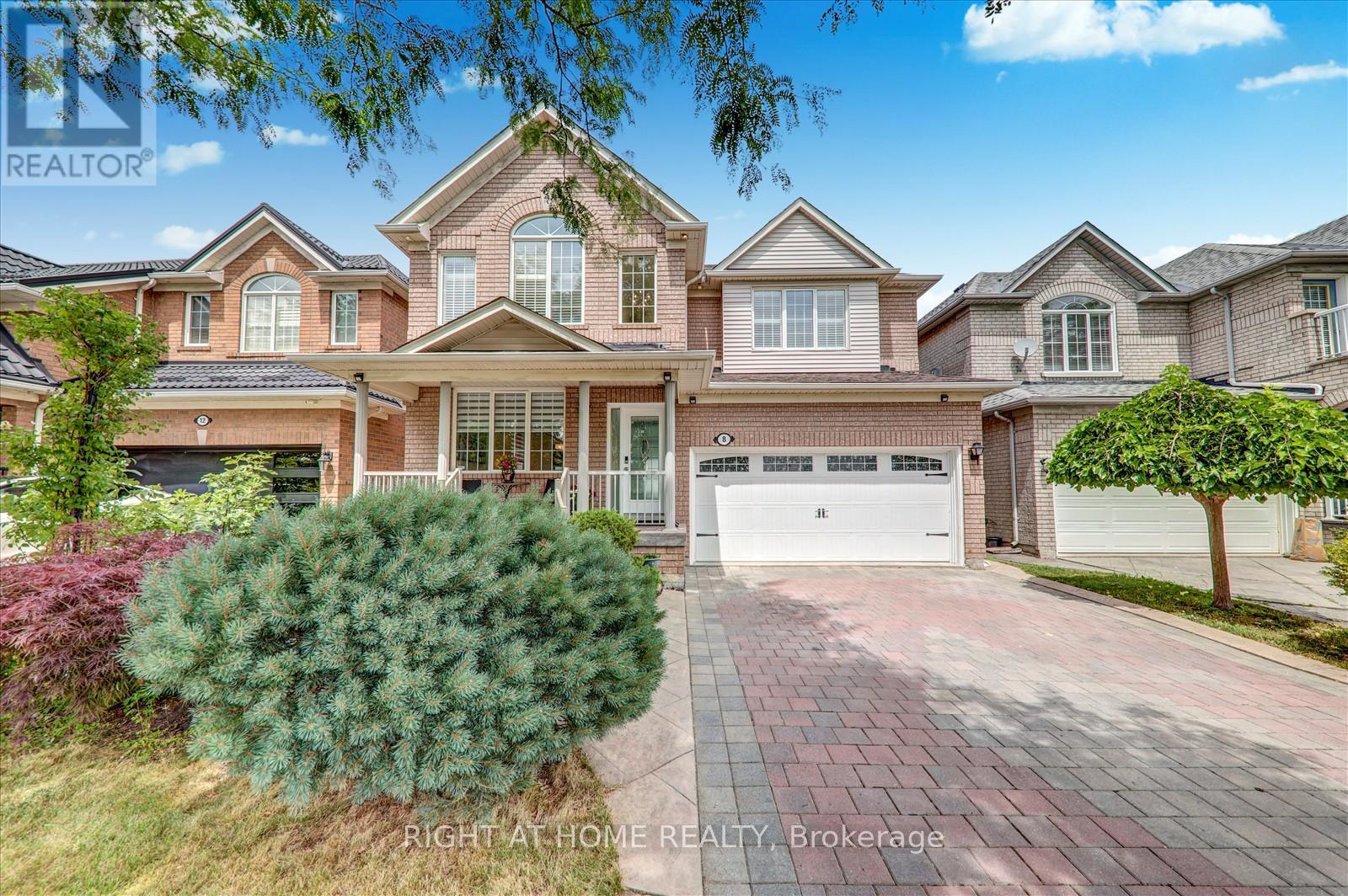 8 SANTA MARIA TRAIL, Vaughan, Ontario