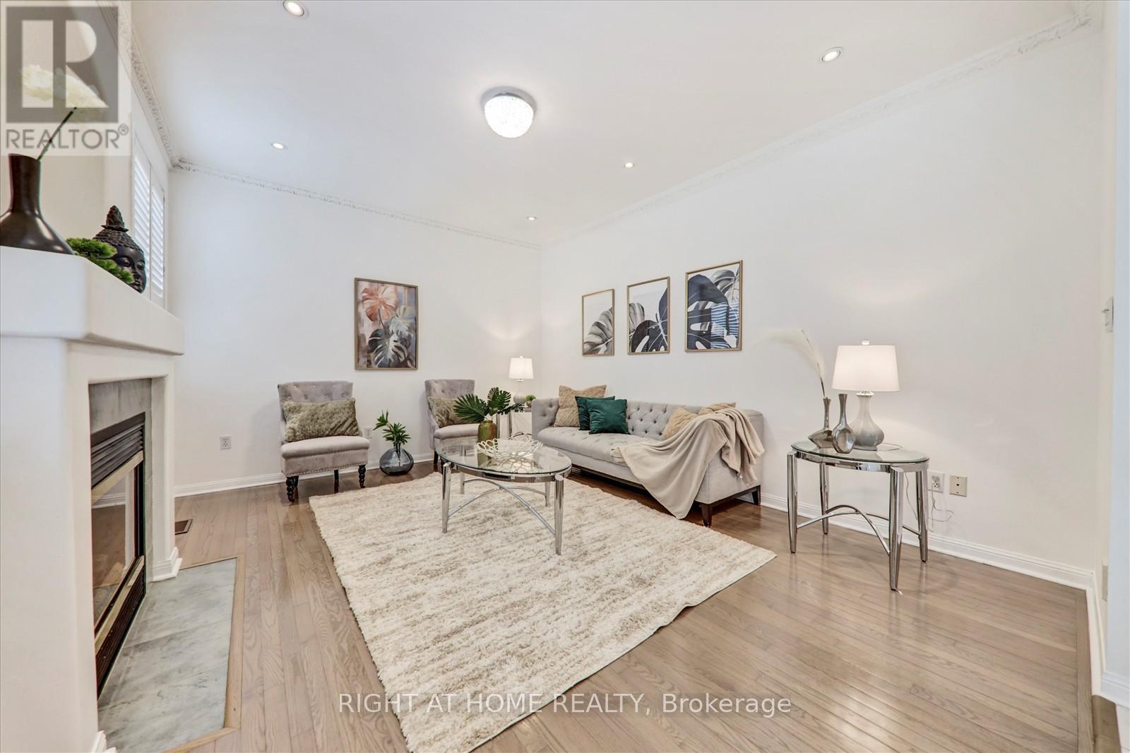 8 Santa Maria Trail, Vaughan, Ontario  L6A 2Y7 - Photo 10 - N12627982