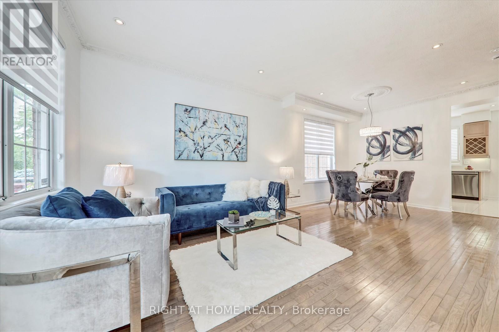 8 Santa Maria Trail, Vaughan, Ontario  L6A 2Y7 - Photo 3 - N12627982