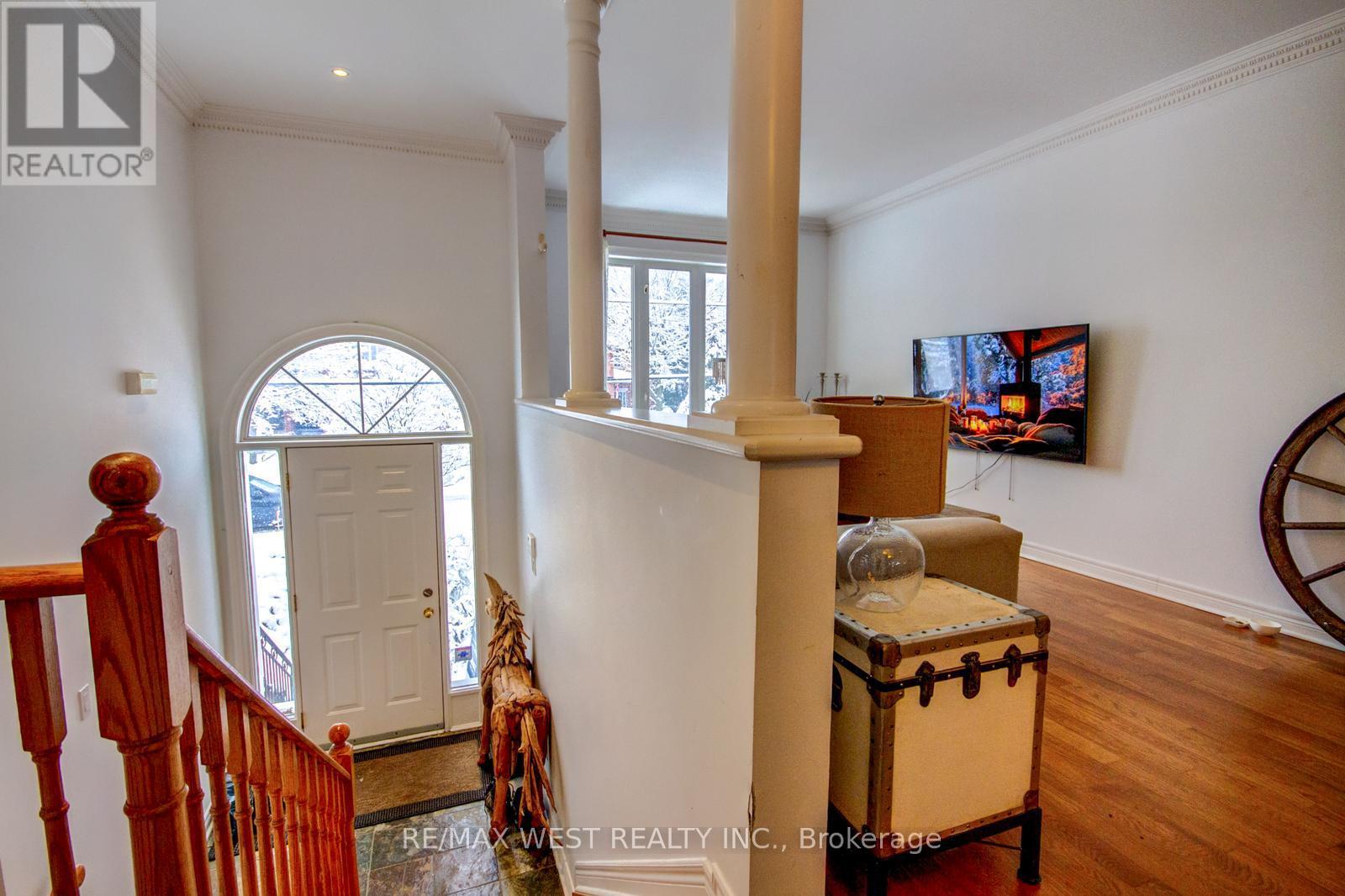 104a Benson Avenue, Richmond Hill, Ontario  L4C 4E7 - Photo 4 - N12627992