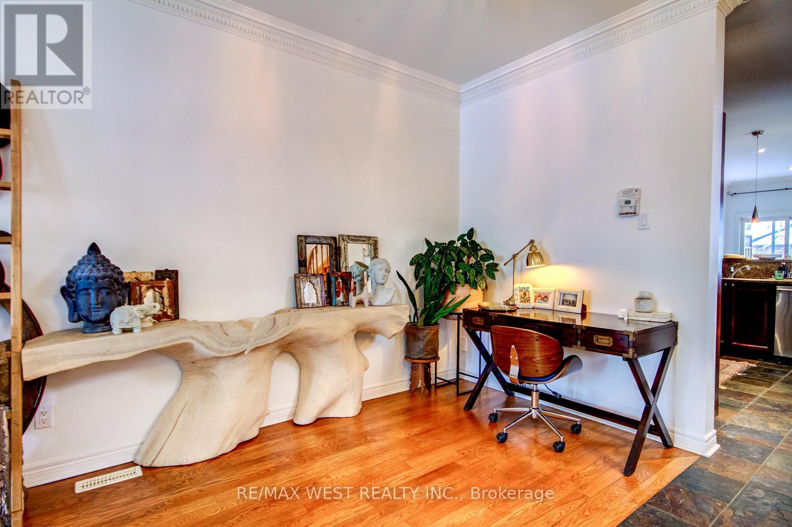 104a Benson Avenue, Richmond Hill, Ontario  L4C 4E7 - Photo 7 - N12627992