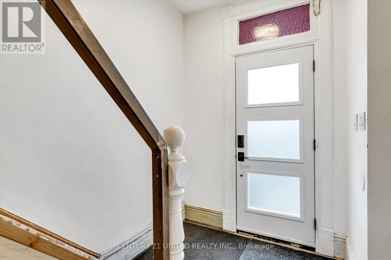 508 Sherbrooke Street, Peterborough (Town Ward 3), Ontario  K9J 2P3 - Photo 3 - X12430327