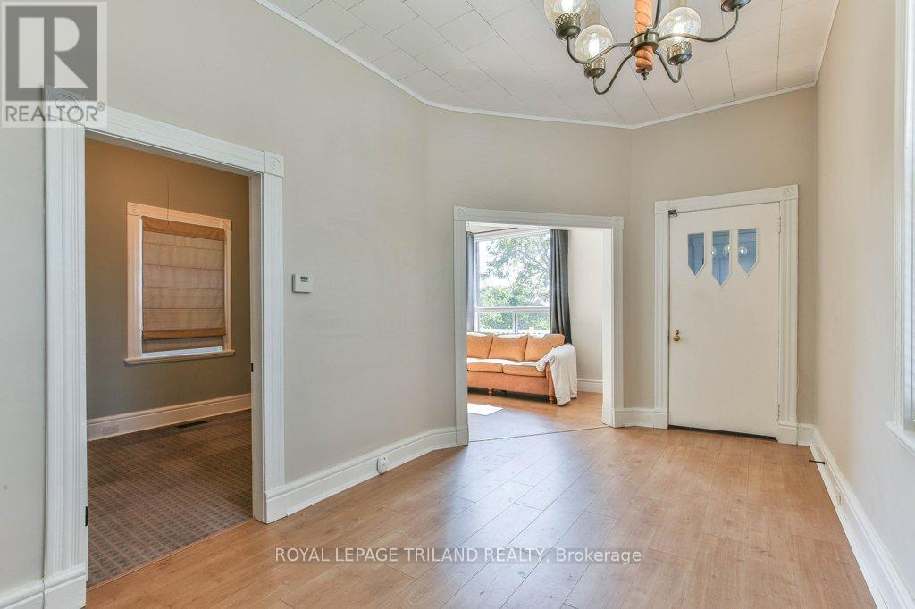 366 Salisbury Street, London East, Ontario  N5Y 3B1 - Photo 8 - X12411430