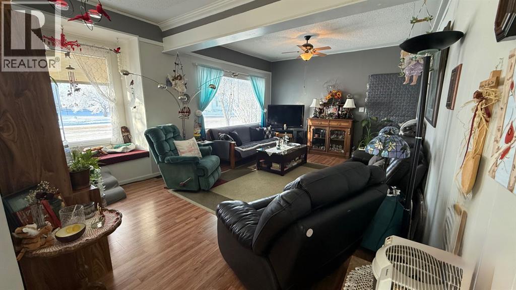 319 5 Avenue W, Hanna, Alberta  T0J 1P0 - Photo 14 - A2273514