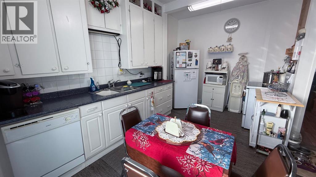 319 5 Avenue W, Hanna, Alberta  T0J 1P0 - Photo 12 - A2273514