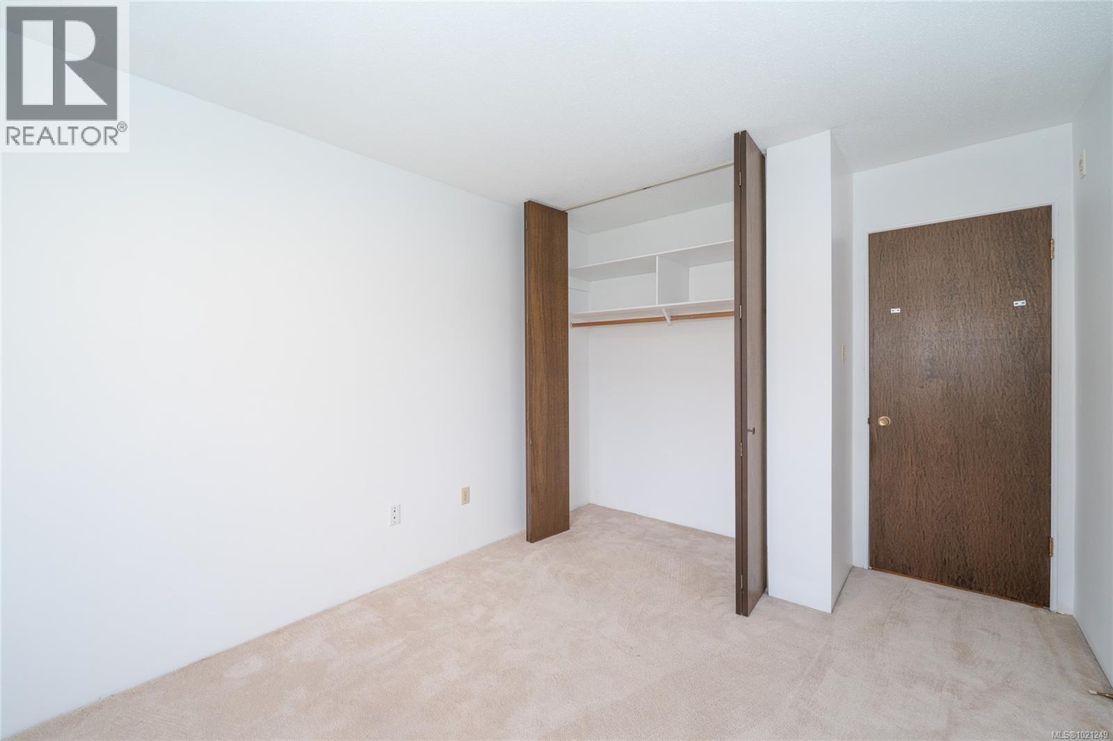 218 1680 Poplar Ave, Saanich, British Columbia  V8P 4K7 - Photo 8 - 1021249