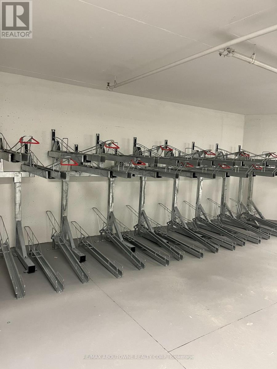 3401 - 395 Square One Drive, Mississauga, Ontario L5B 0P6 - Photo 19 - W12627954