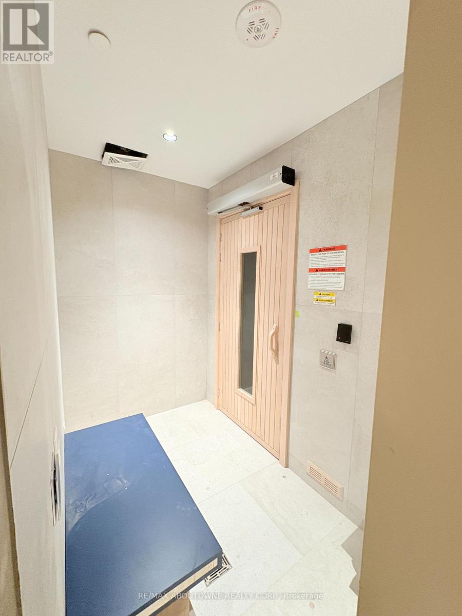 3401 - 395 Square One Drive, Mississauga, Ontario L5B 0P6 - Photo 21 - W12627954