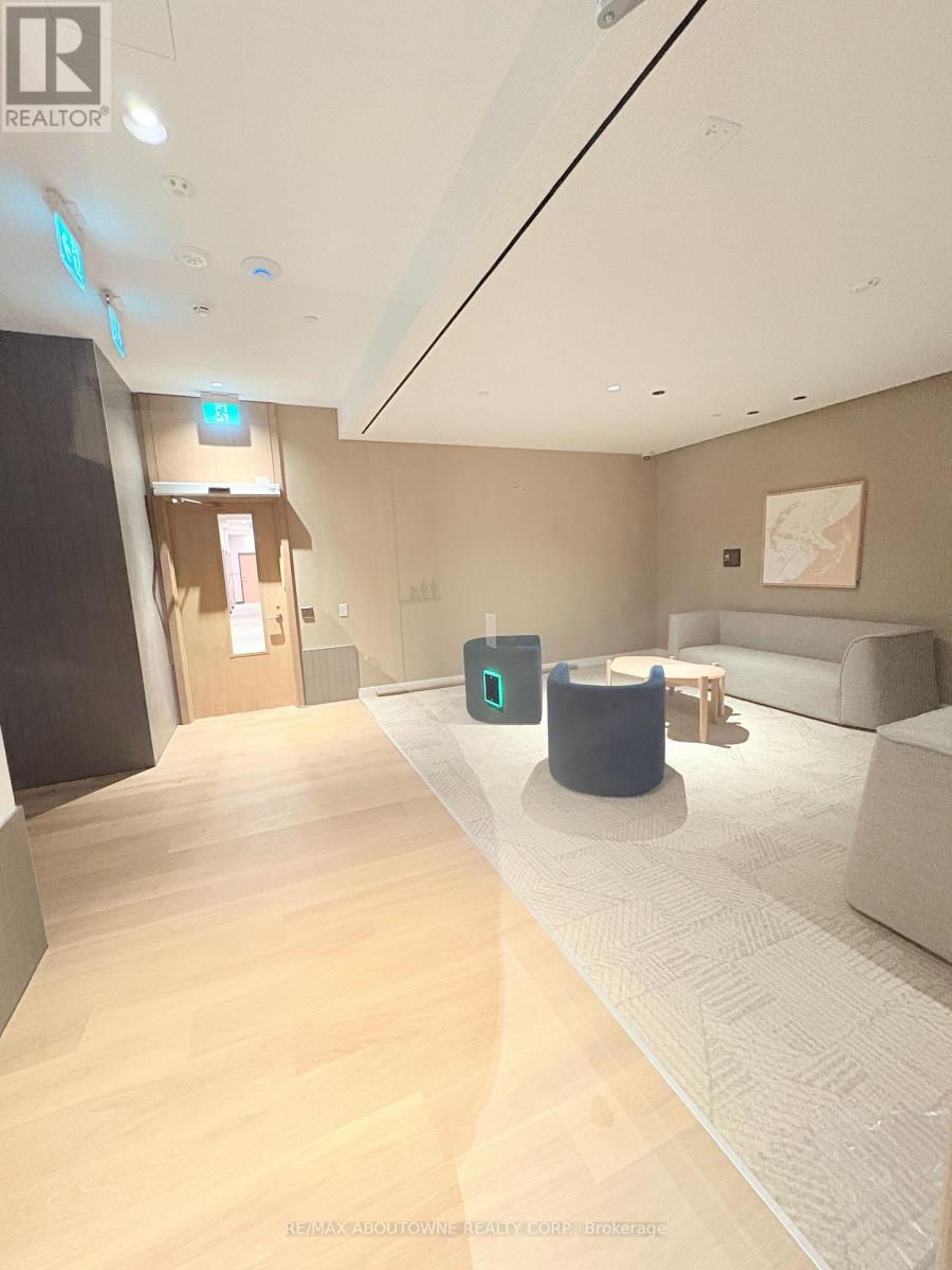 3401 - 395 Square One Drive, Mississauga, Ontario L5B 0P6 - Photo 22 - W12627954