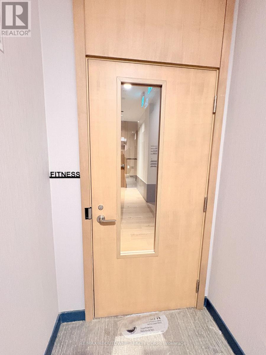 3401 - 395 Square One Drive, Mississauga, Ontario L5B 0P6 - Photo 23 - W12627954