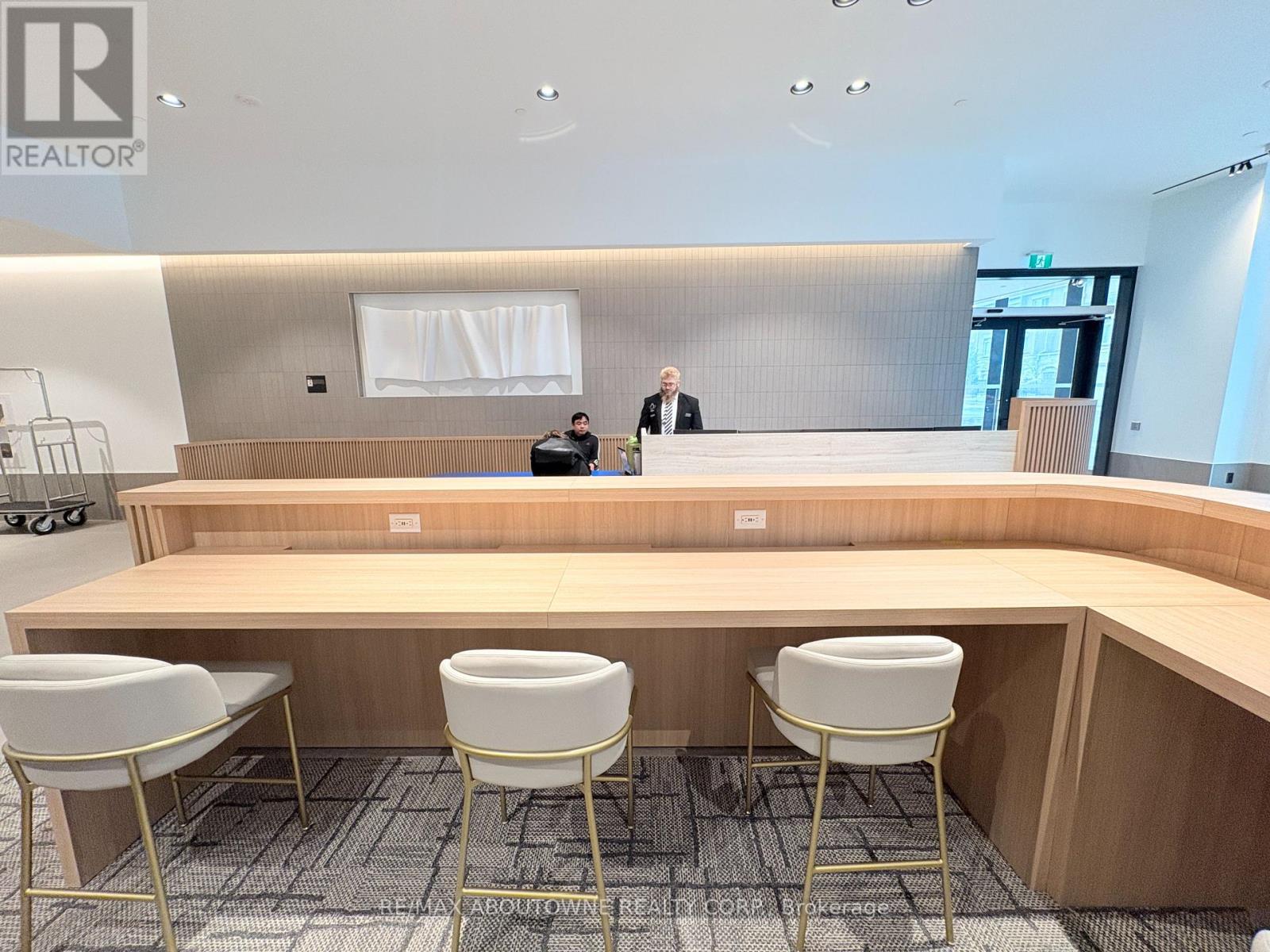 3401 - 395 Square One Drive, Mississauga, Ontario L5B 0P6 - Photo 30 - W12627954