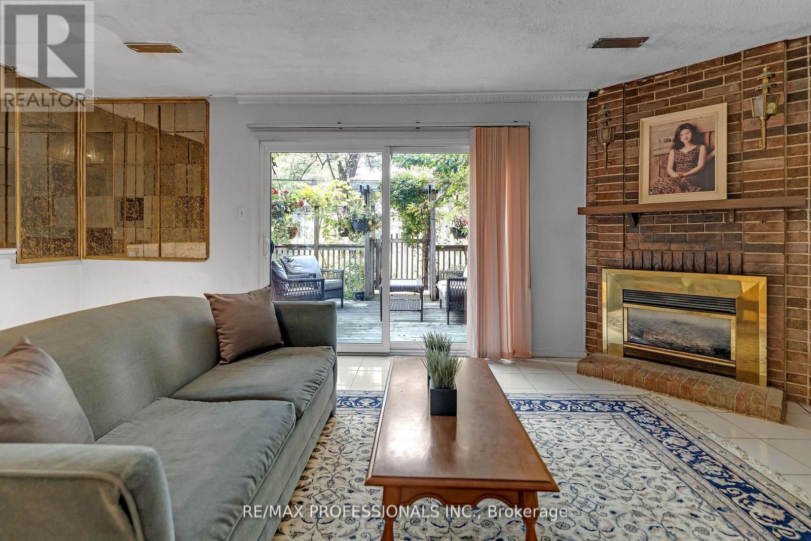 157 Maple Branch Path, Toronto, Ontario  M9P 3R9 - Photo 15 - W12627966