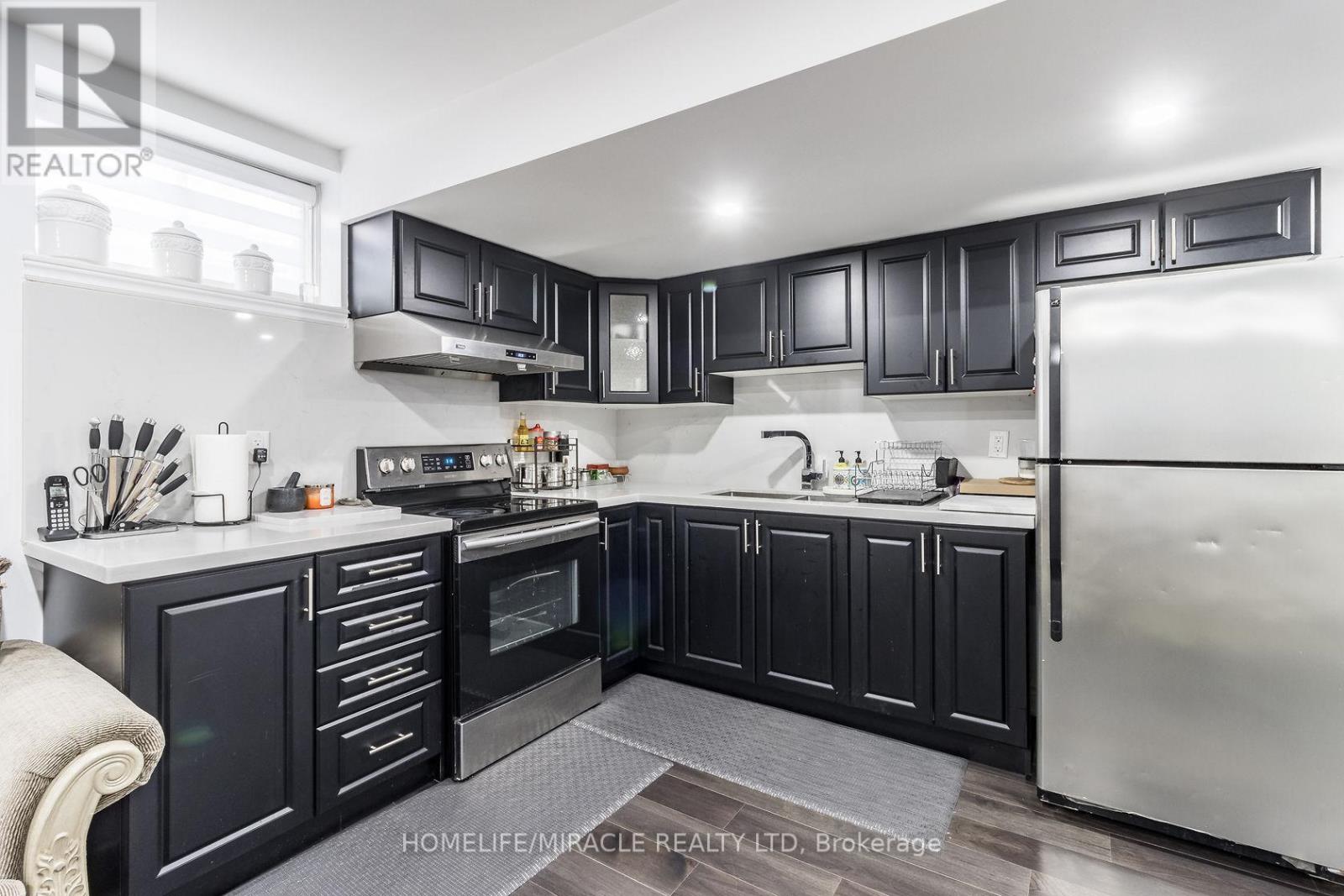 20 Palmvalley Dr Drive, Brampton, Ontario  L6P 2V4 - Photo 5 - W12627986