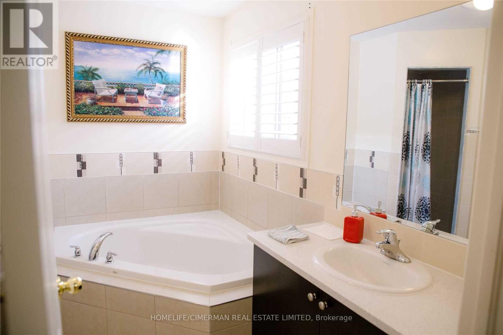 241 Torbarrie Road, Toronto, Ontario  M3L 0E2 - Photo 12 - W12627994