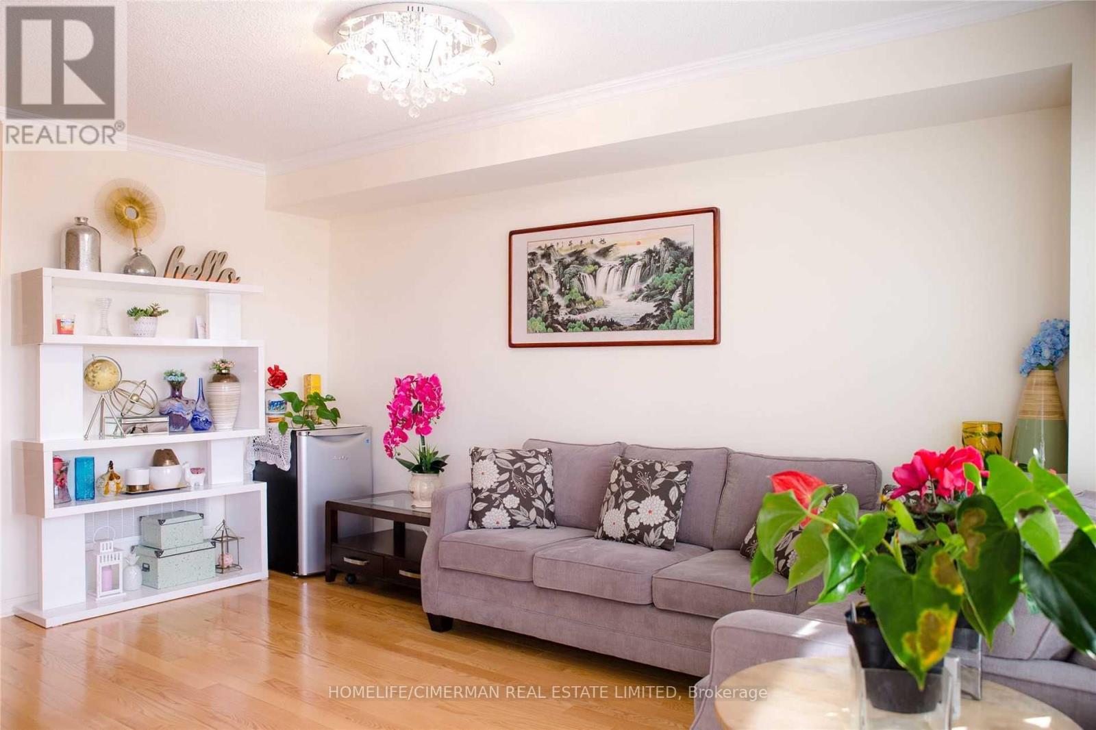 241 Torbarrie Road, Toronto, Ontario  M3L 0E2 - Photo 3 - W12627994