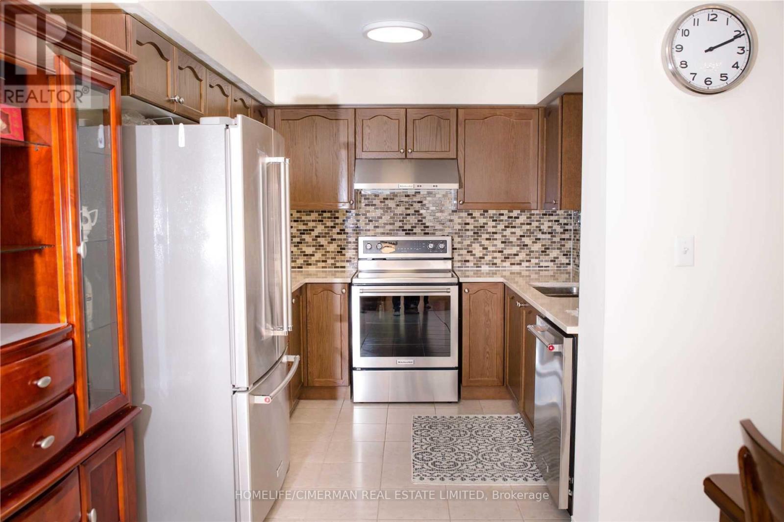 241 Torbarrie Road, Toronto, Ontario  M3L 0E2 - Photo 5 - W12627994