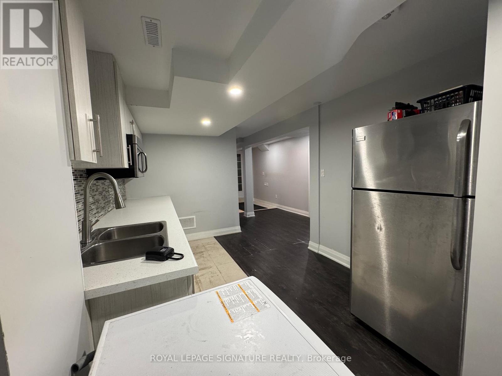 Bsmt - 731 Bennett Boulevard, Milton, Ontario  L9T 6H6 - Photo 10 - W12627998