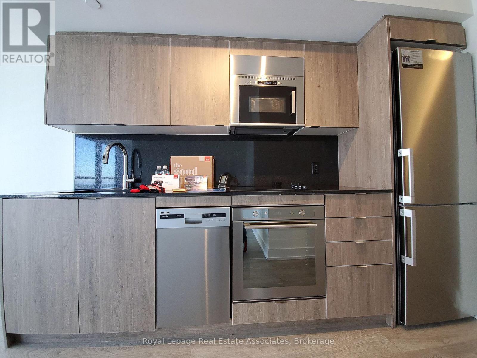 1831 - 5 Mabelle Avenue, Toronto, Ontario  M9A 0C8 - Photo 2 - W12628042