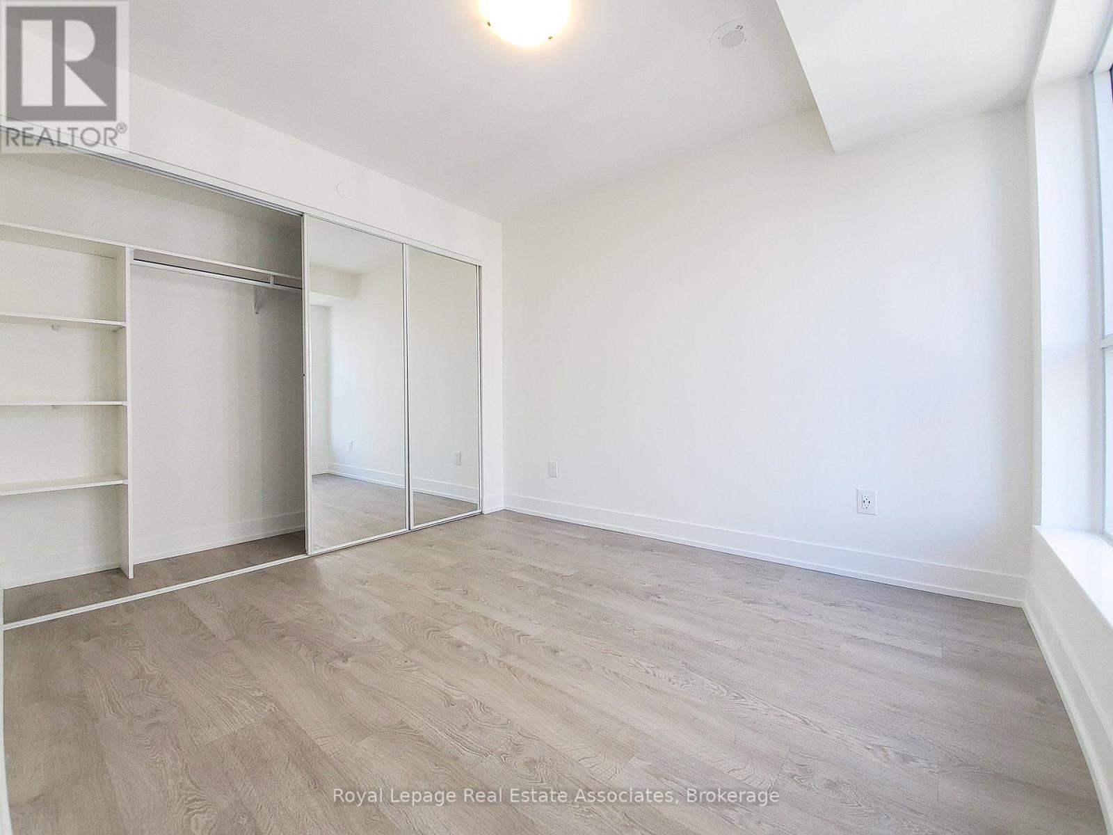 1831 - 5 Mabelle Avenue, Toronto, Ontario  M9A 0C8 - Photo 5 - W12628042