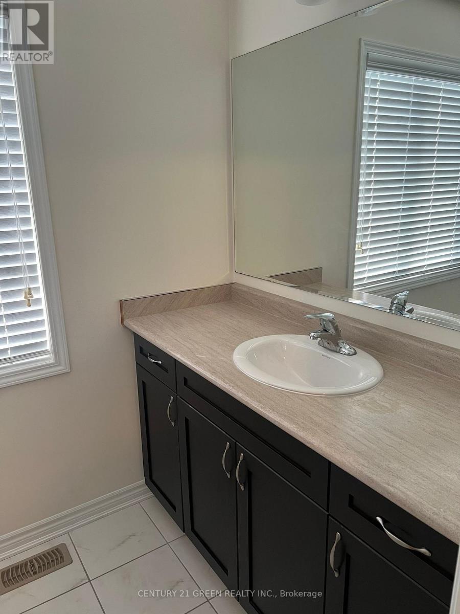 69 Reichert Court S, Milton, Ontario  L9T 7K3 - Photo 12 - W12628096