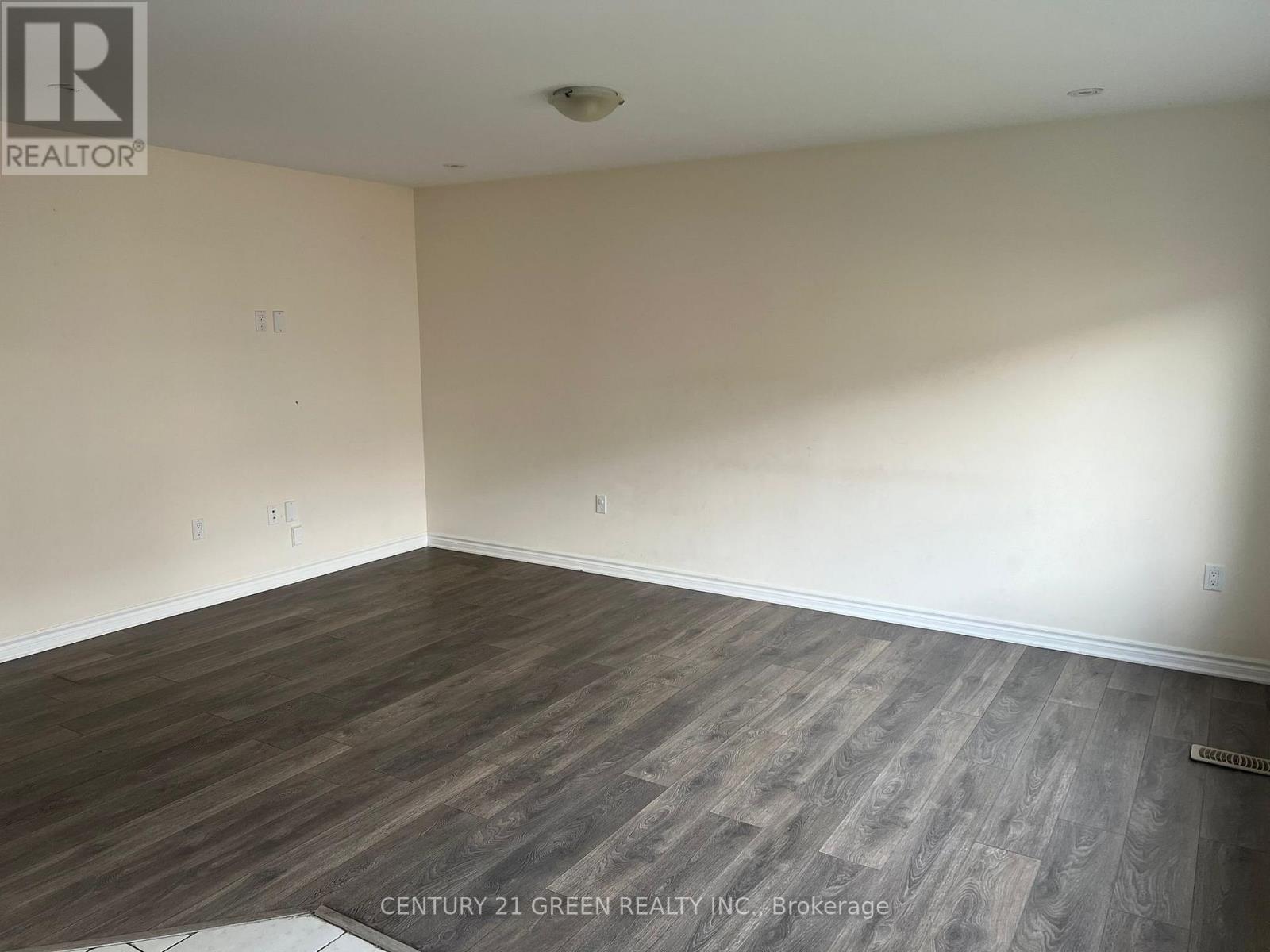 69 Reichert Court S, Milton, Ontario  L9T 7K3 - Photo 6 - W12628096