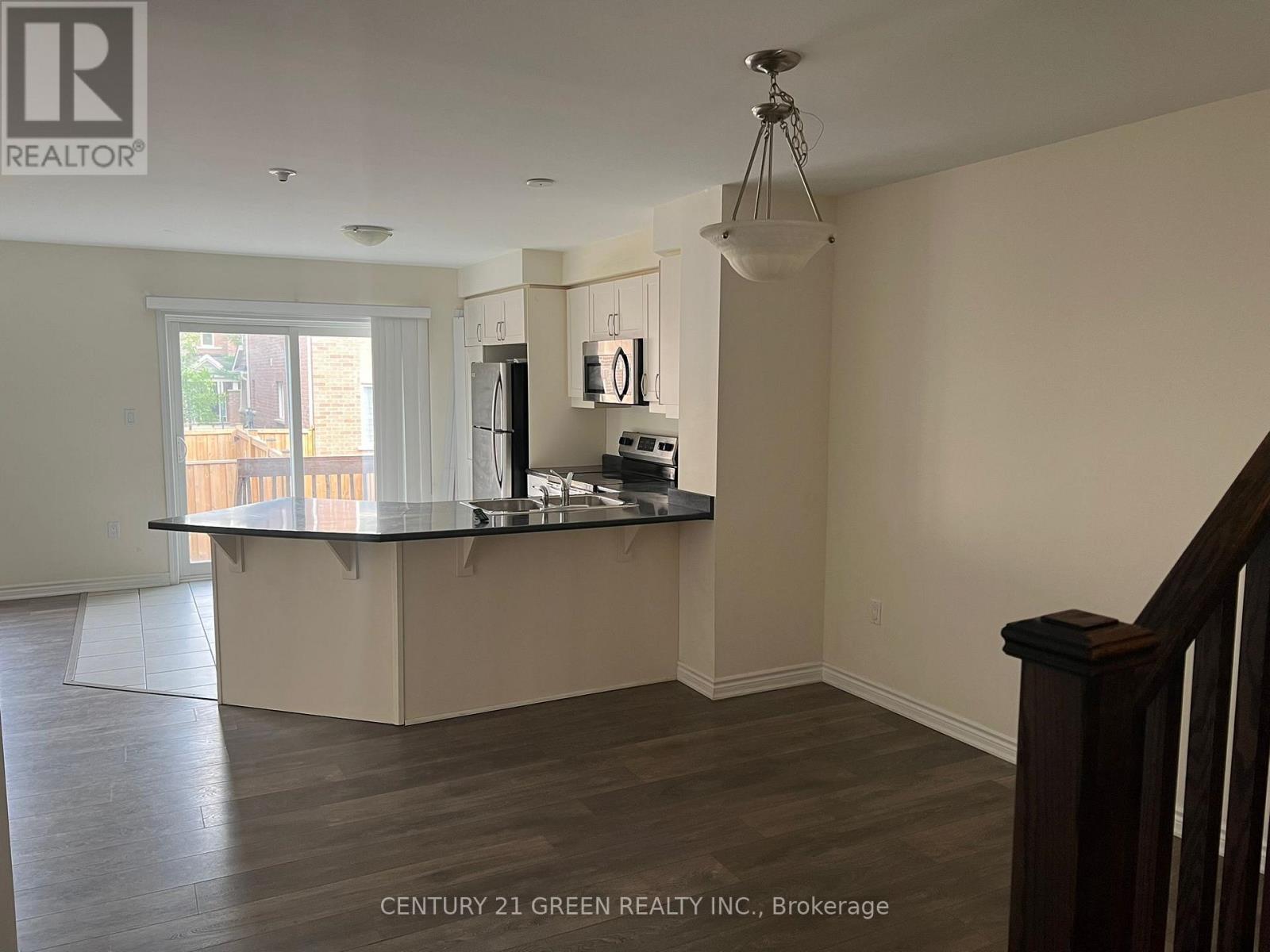 69 Reichert Court S, Milton, Ontario  L9T 7K3 - Photo 7 - W12628096