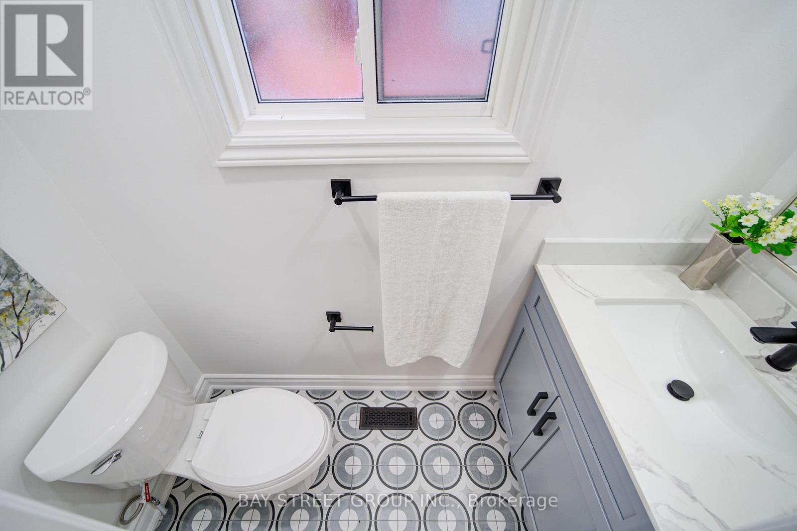 2183 Margot Street, Oakville, Ontario  L6H 3M5 - Photo 15 - W12628112