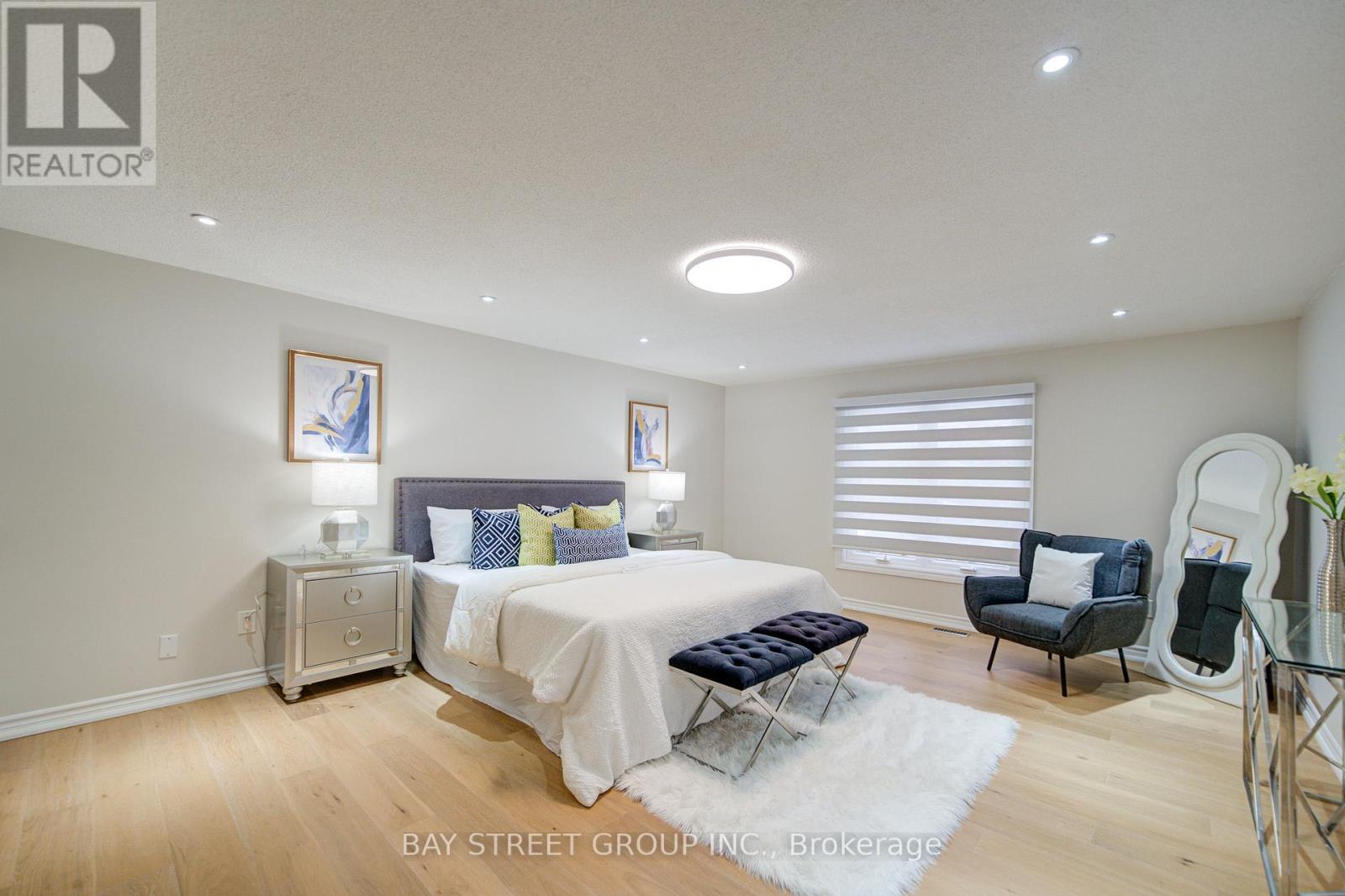 2183 Margot Street, Oakville, Ontario  L6H 3M5 - Photo 19 - W12628112