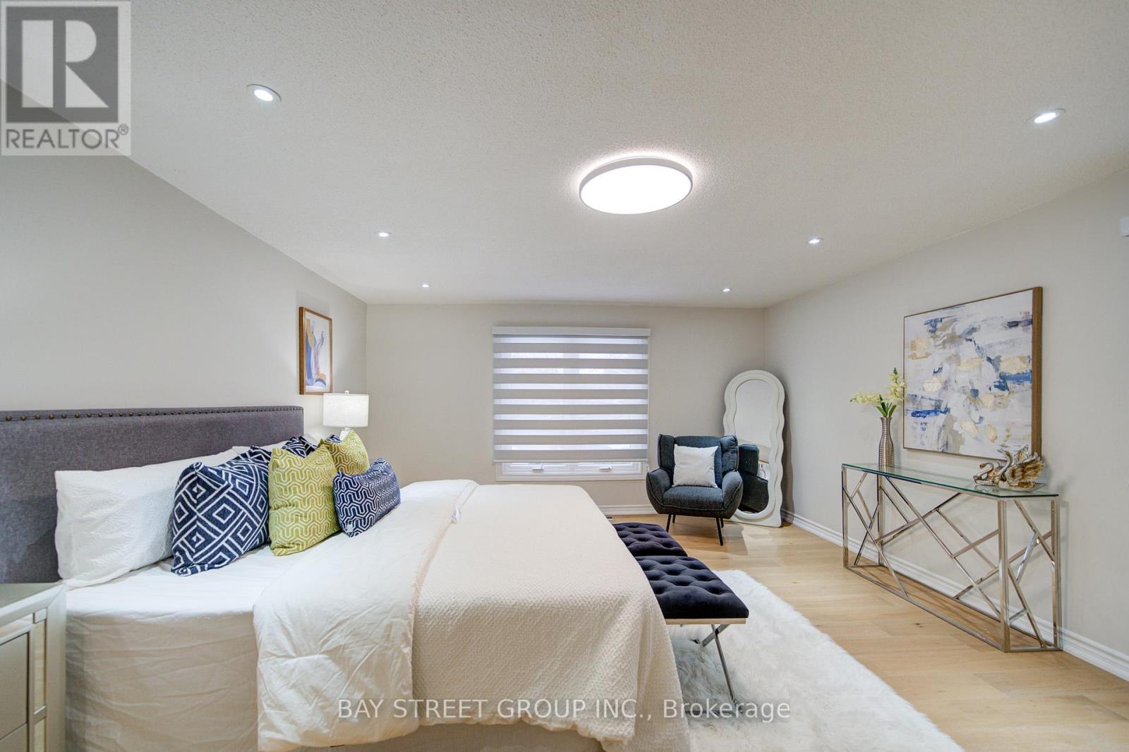 2183 Margot Street, Oakville, Ontario  L6H 3M5 - Photo 20 - W12628112