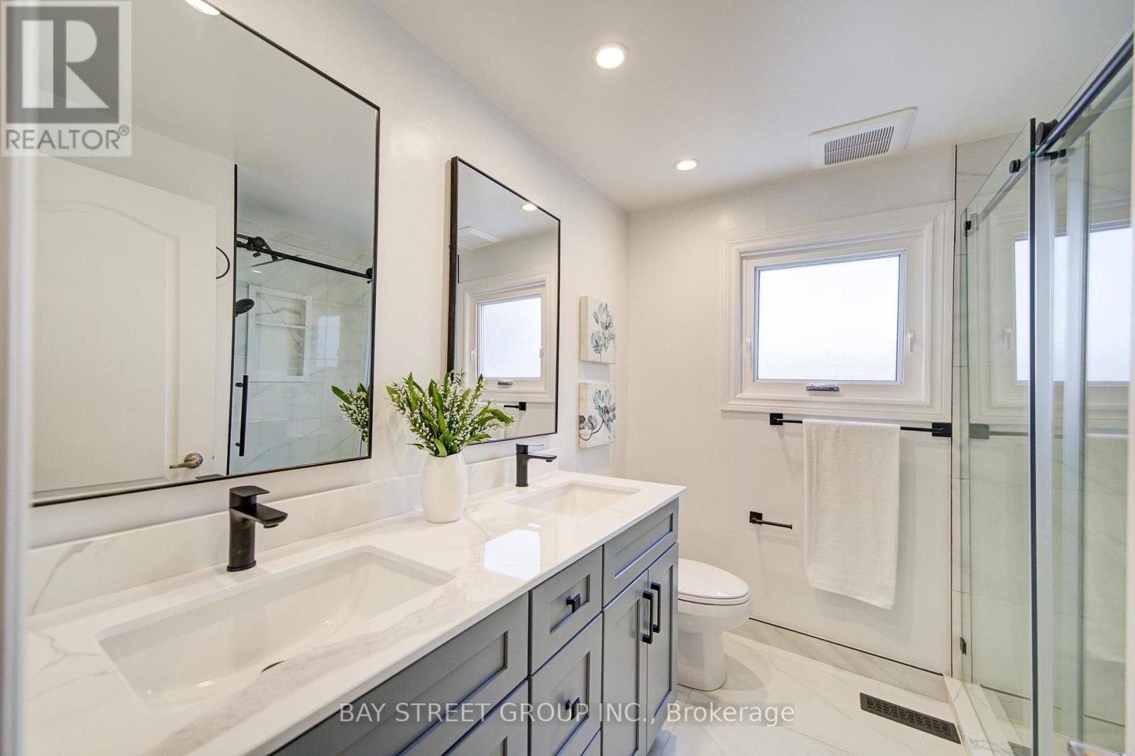 2183 Margot Street, Oakville, Ontario  L6H 3M5 - Photo 24 - W12628112