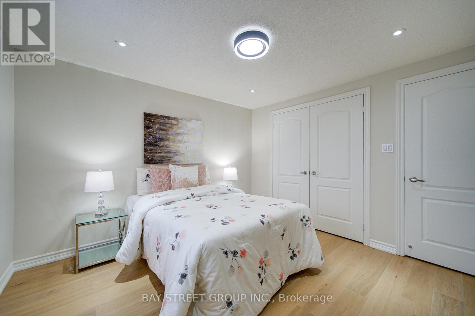 2183 Margot Street, Oakville, Ontario  L6H 3M5 - Photo 30 - W12628112