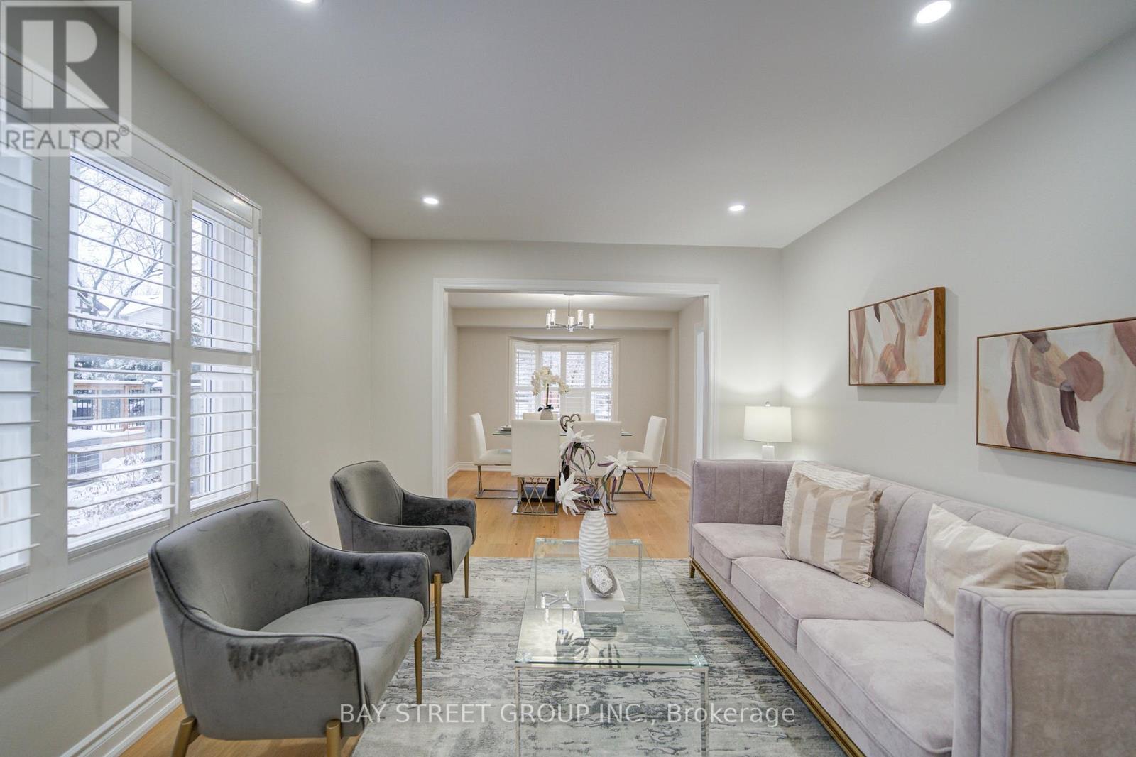 2183 Margot Street, Oakville, Ontario  L6H 3M5 - Photo 8 - W12628112