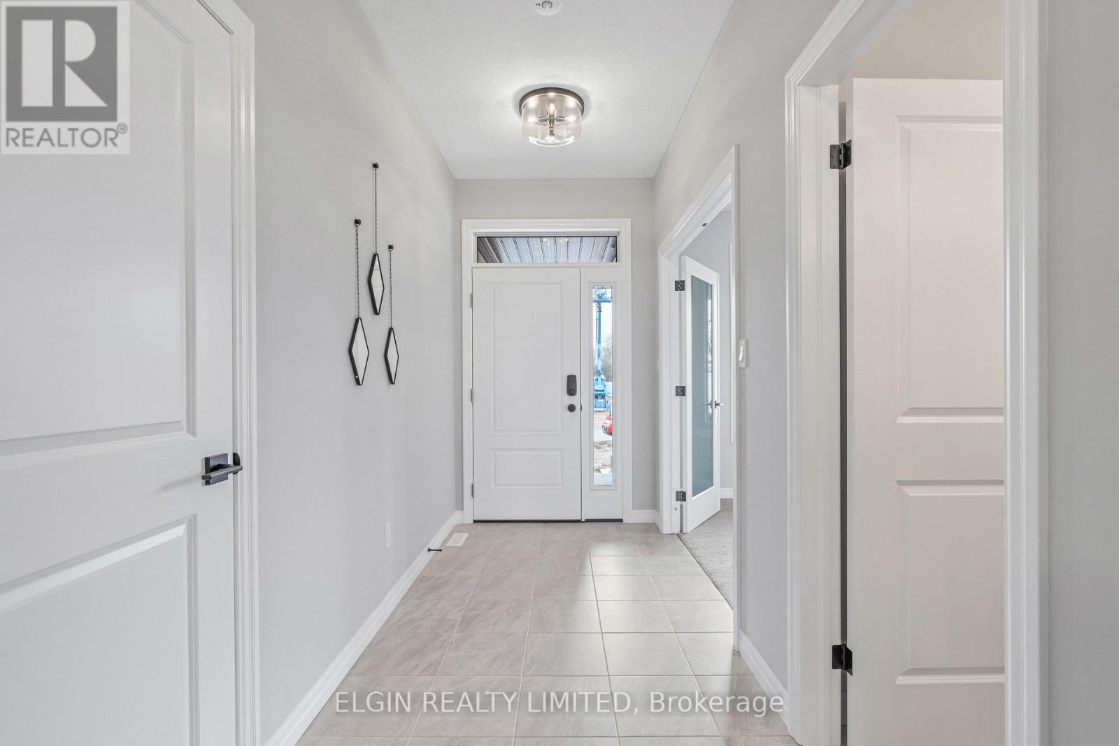 31 Hemlock Crescent, Aylmer, Ontario  N5H 0C1 - Photo 3 - X12628172