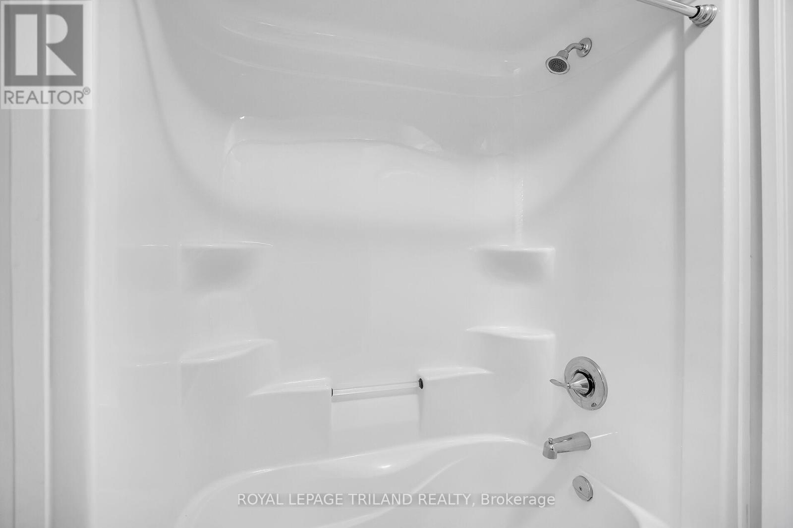 1862 Cherrywood Trail, London North, Ontario  N6H 0E1 - Photo 20 - X12628222