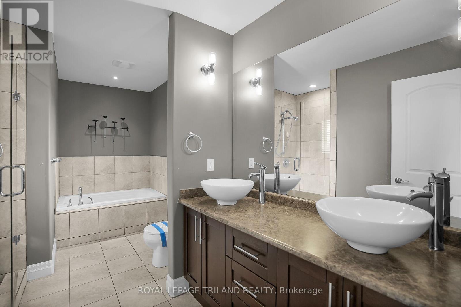 1862 Cherrywood Trail, London North, Ontario  N6H 0E1 - Photo 26 - X12628222