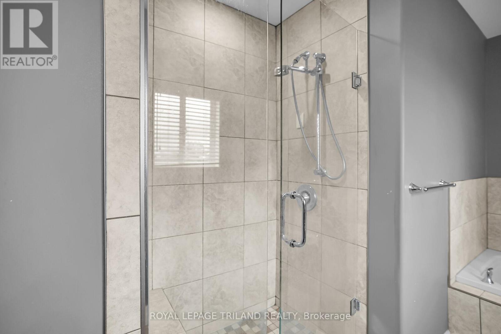 1862 Cherrywood Trail, London North, Ontario  N6H 0E1 - Photo 27 - X12628222