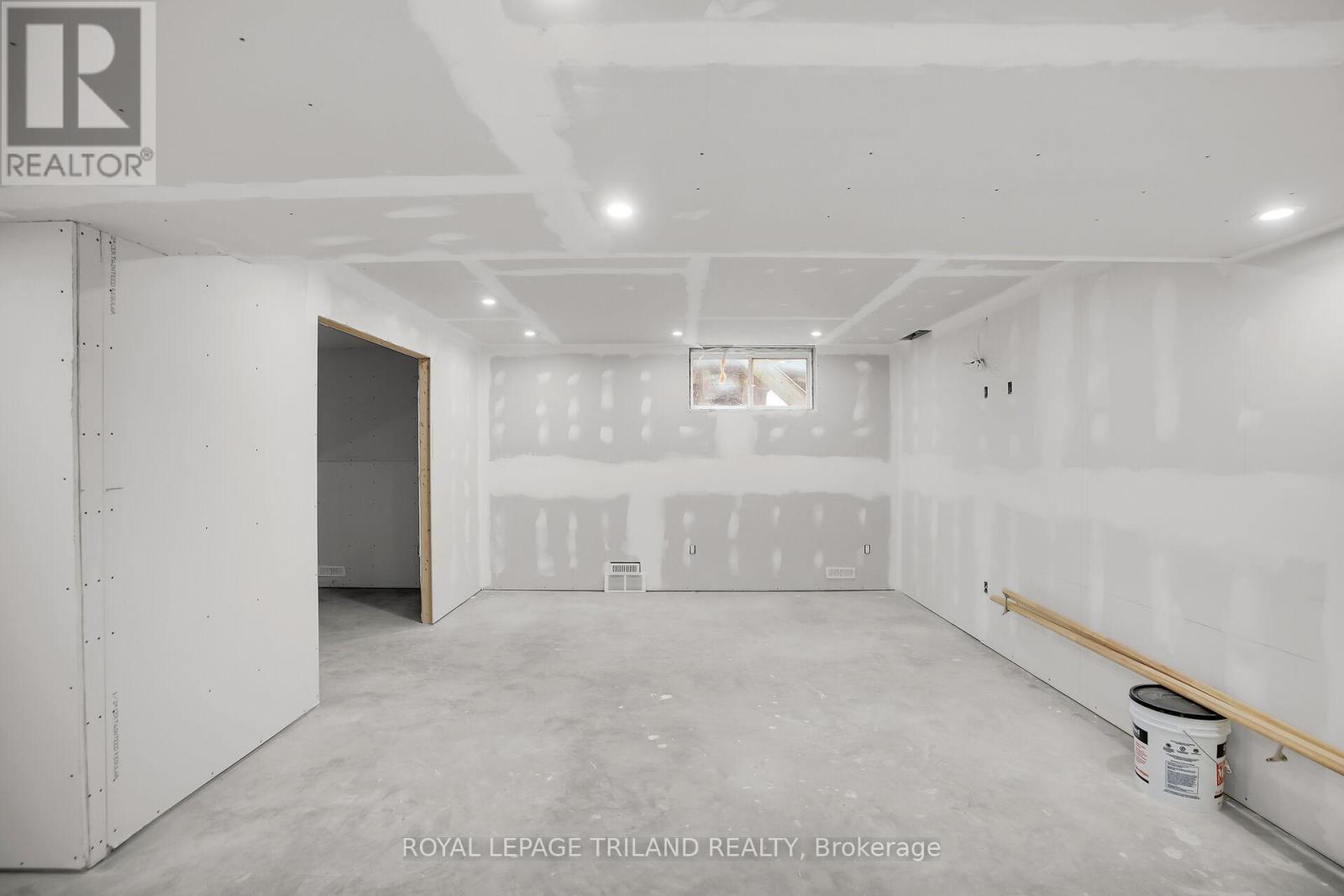 1862 Cherrywood Trail, London North, Ontario  N6H 0E1 - Photo 29 - X12628222