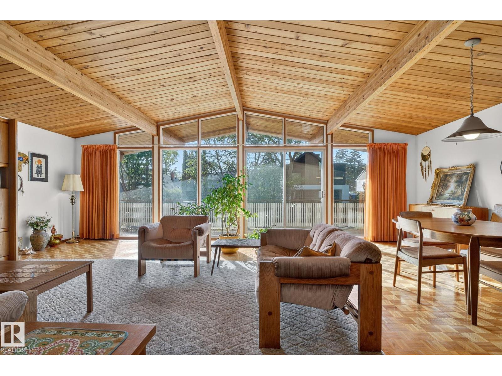 9937 82 St Nw, Edmonton, Alberta  T6A 3L9 - Photo 3 - E4467953