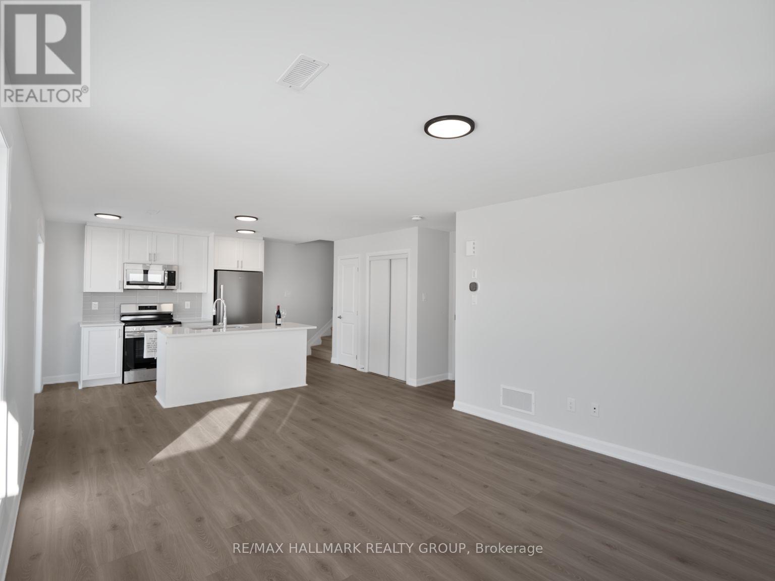 15 - 301 Glenroy Gilbert Drive, Ottawa, Ontario  K2J 5W2 - Photo 3 - X12628124