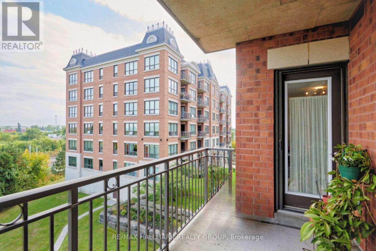 320 - 905 Beauparc Private, Ottawa, Ontario  K1J 0A3 - Photo 28 - X12628206