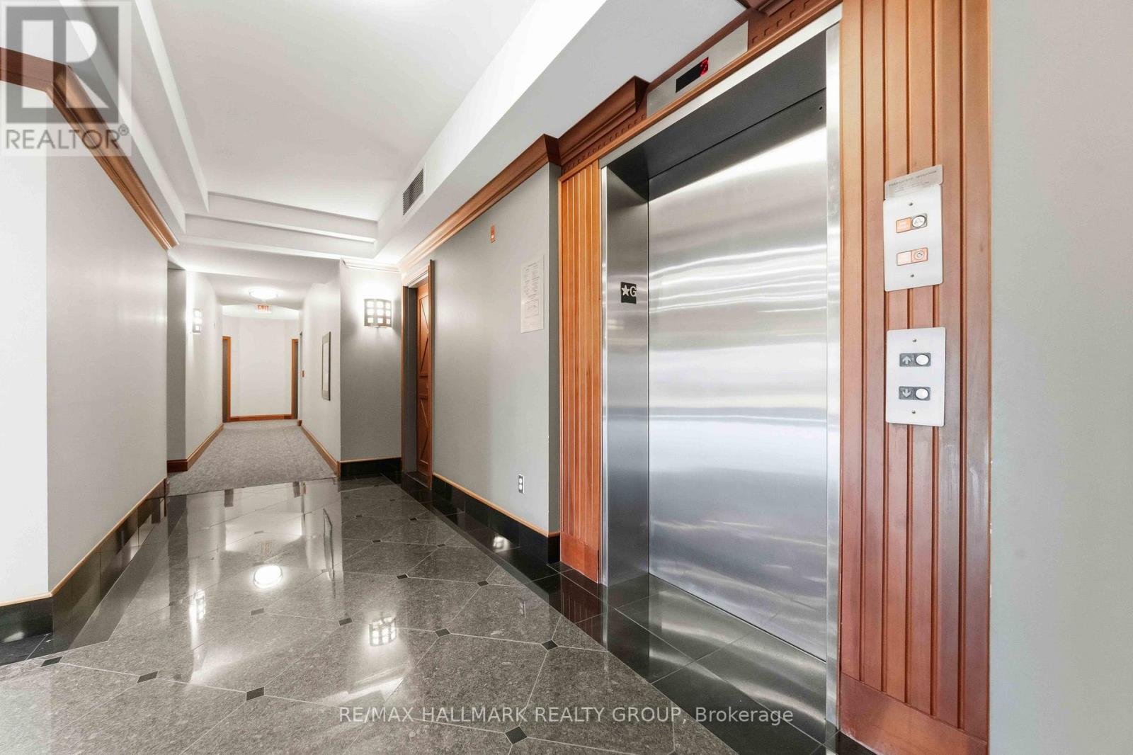 320 - 905 Beauparc Private, Ottawa, Ontario  K1J 0A3 - Photo 6 - X12628206